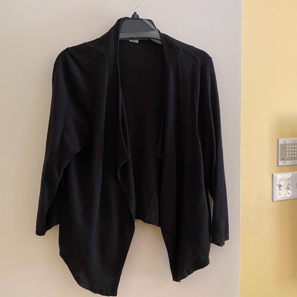 Peter Nygard lightweight short waisted black sweater  Size L